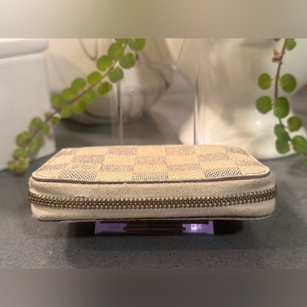 Louis Vuitton Damier Azur Zippy Wallet - Picture 4 of 16